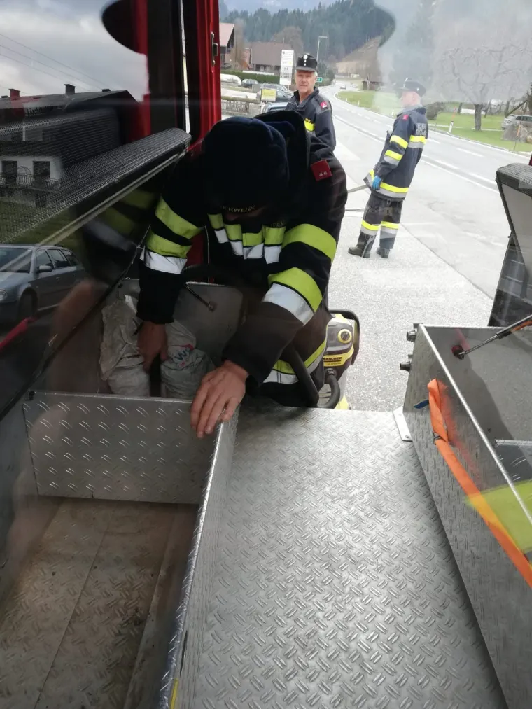 Die Feuerwehr kennt keine Sonntagsruhe 7