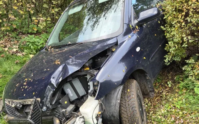 Sicherungsarbeiten nach PKW Unfall