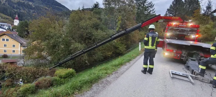Sicherungsarbeiten nach PKW Unfall 7