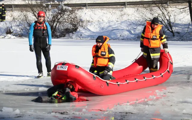 Übung mit der Wasserrettung
