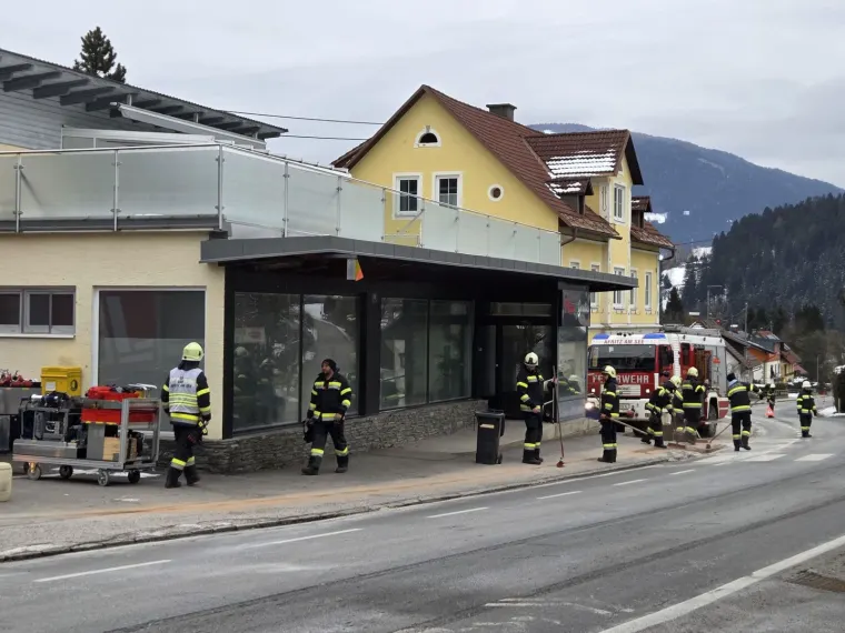 Ölaustritt/Kraftstoffaustritt 7