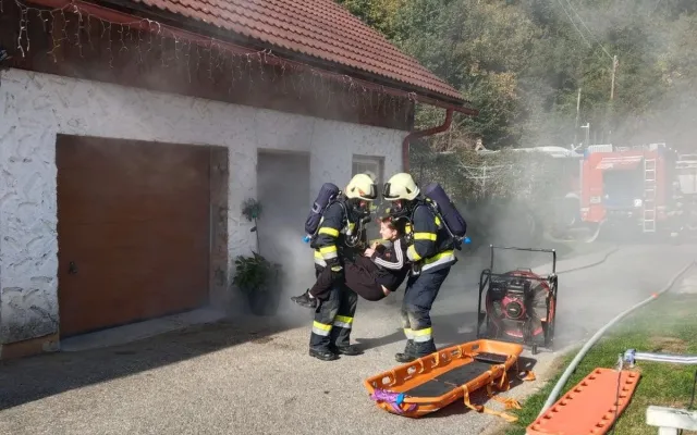 Gemeinschaftsübung: Gebäudebrand