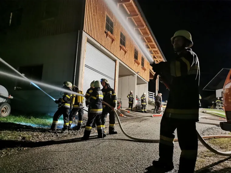 Nachtübung: Gebäudebrand 24