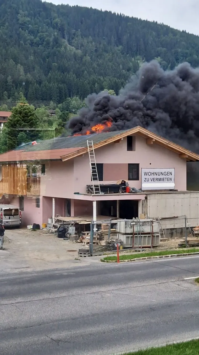 Brand Gebäude 4