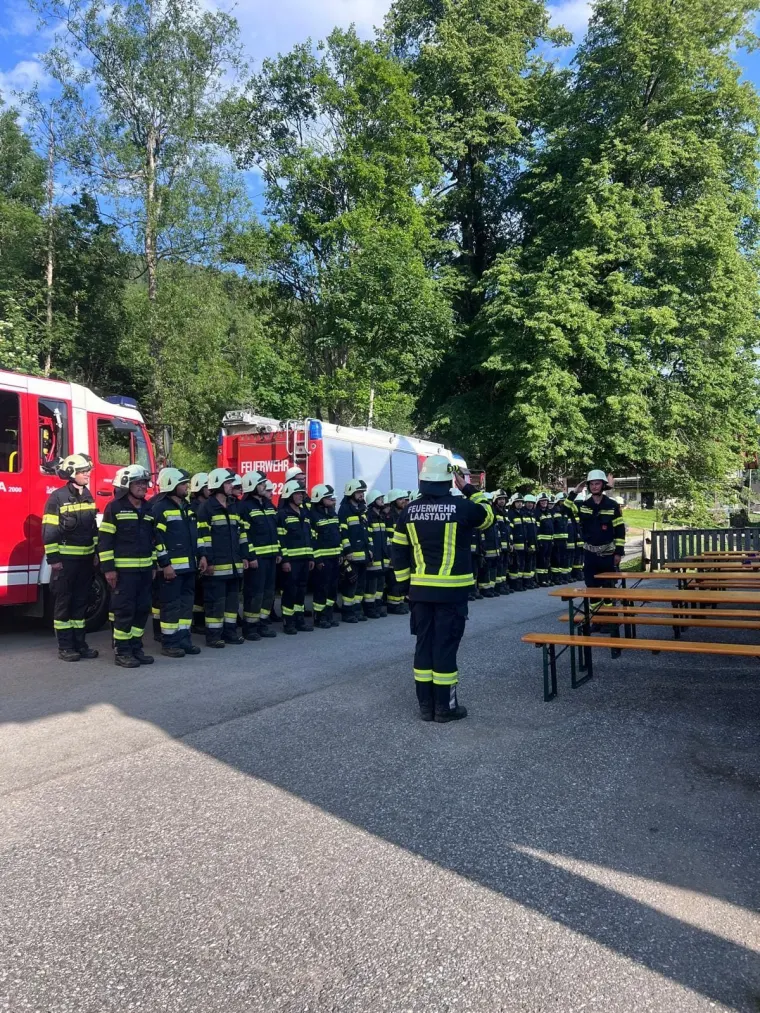 Übung: Gebäudebrand 13