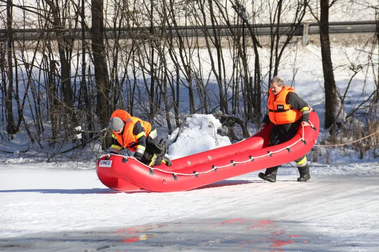 Übung mit der Wasserrettung 14