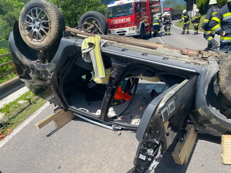 Verkehrsunfall mit eingeklemmter Person 5