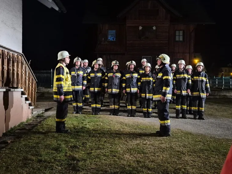 Atemschutzübung: Gebäudebrand 12