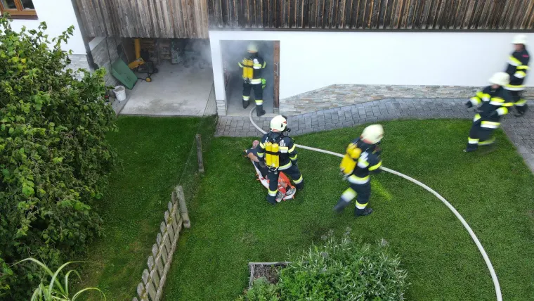 Zugsübung: Gebäudebrand 8