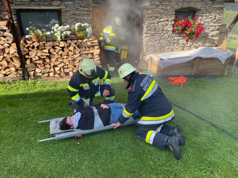 Gemeinschaftsübung: Gebäudebrand 13