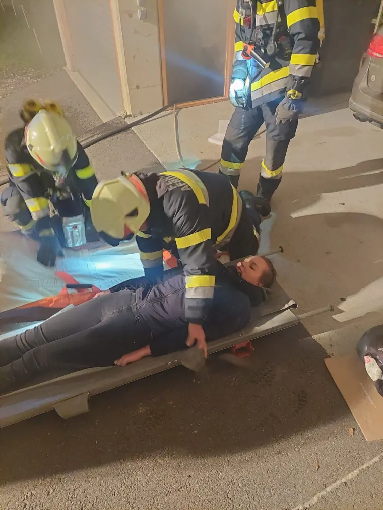 Nachtübung: Gebäudebrand 35