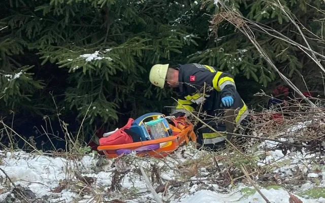 Person über Böschung gestürzt