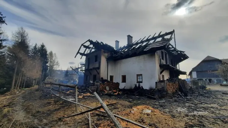 Brand Dachstuhl 23