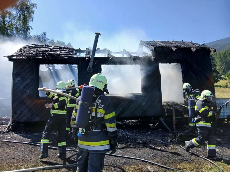 Brand Nebengebäude 8