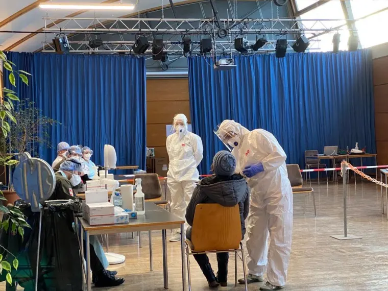 Unterstützung bei den Massentests 6