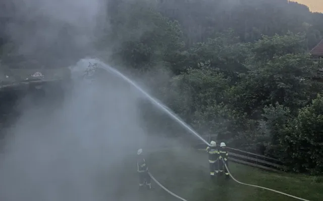Gemeinschaftsübung: Gebäudebrand