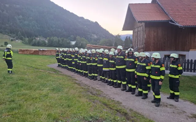 Zugsübung: Gebäudebrand