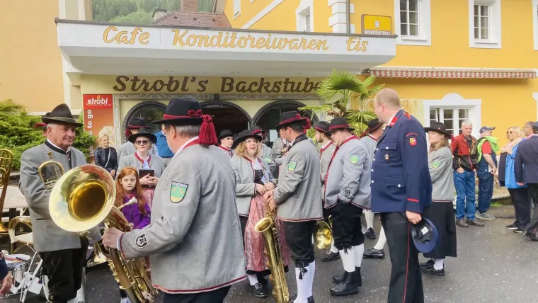 Empfang des neuen Fahrzeugs 5