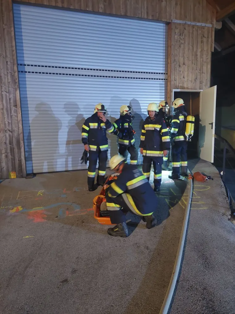 Zugsübung: Gebäudebrand 14