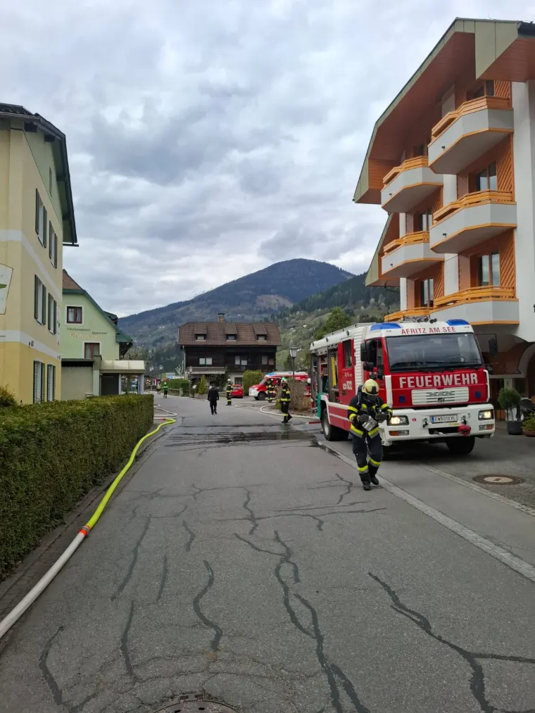 Gemeinschaftsübung: Gebäudebrand 8