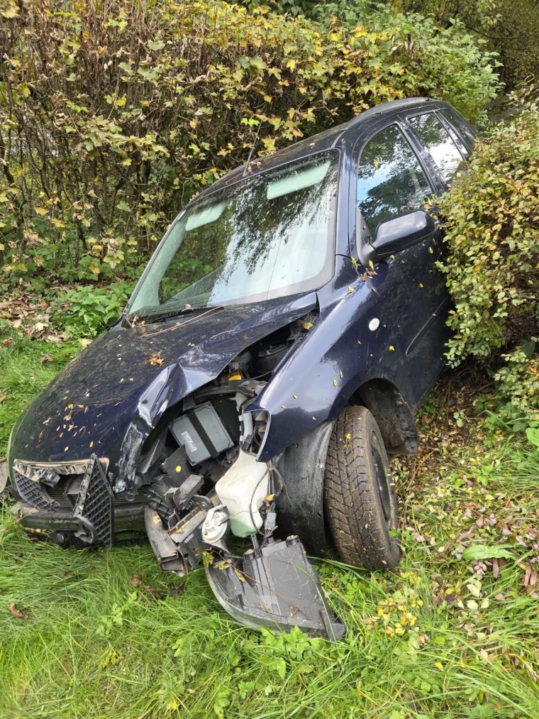 Sicherungsarbeiten nach PKW Unfall 1