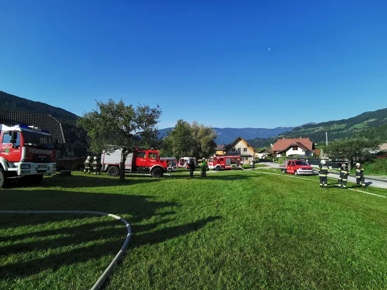 Abschnittsübung: Gebäudebrand 13