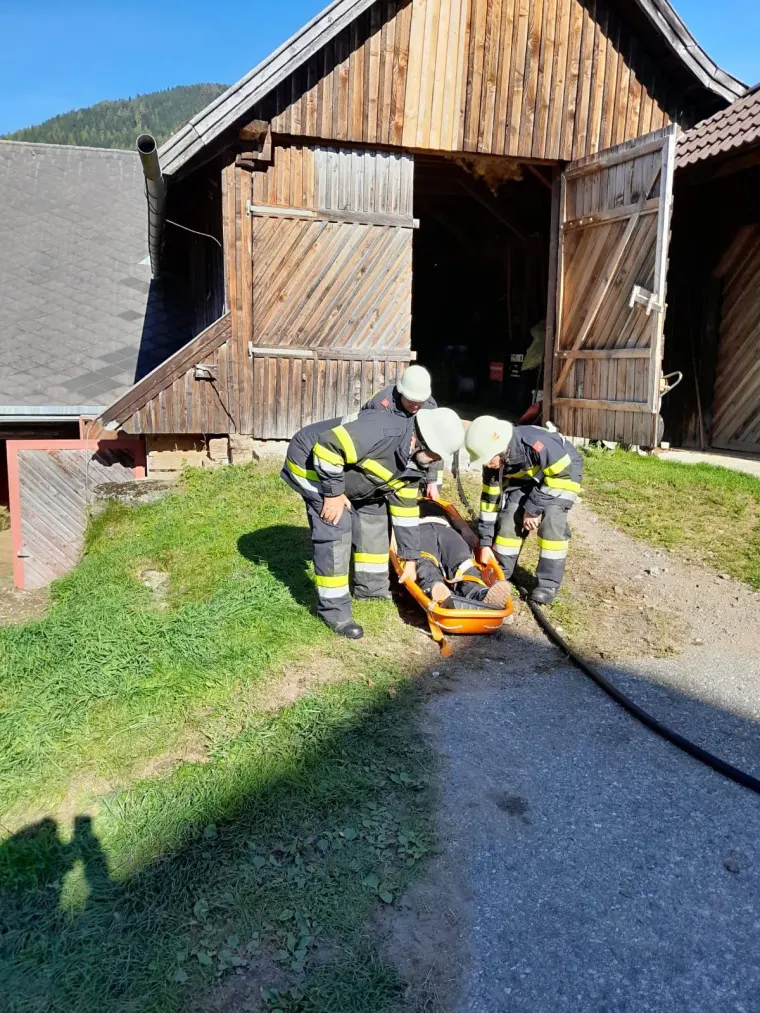 Gemeinschaftsübung: Gebäudebrand 8