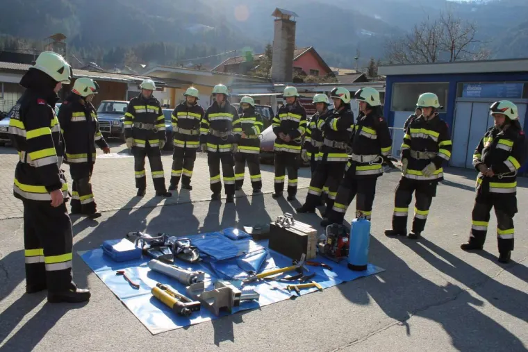 "Schwerpunkt Hydraulischer Rettungssatz" 1