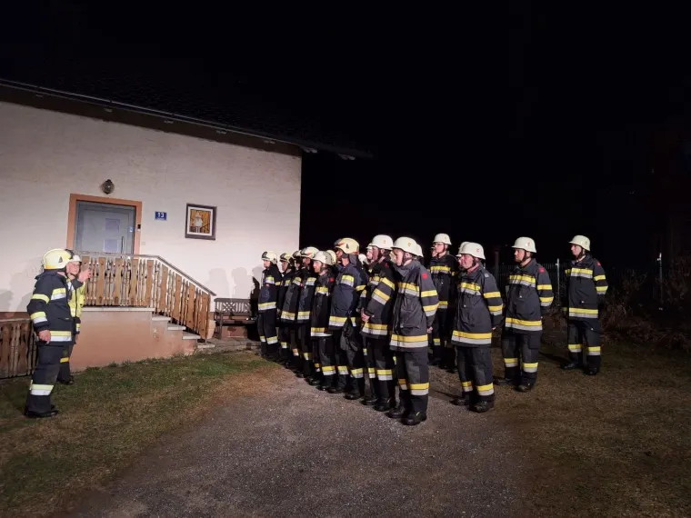 Atemschutzübung: Gebäudebrand 13