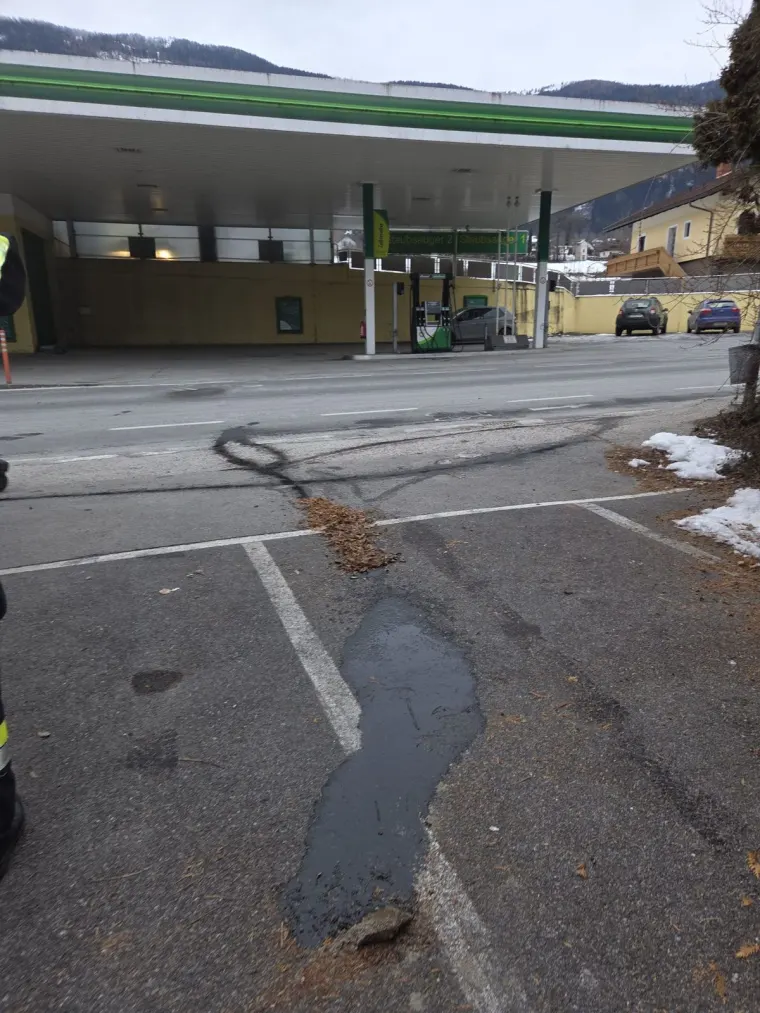 Ölaustritt/Kraftstoffaustritt 2