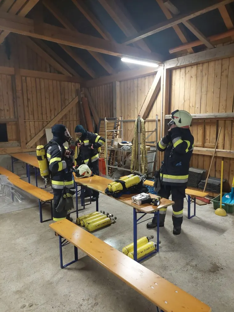 Zugsübung: Gebäudebrand 19