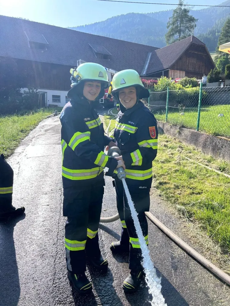 Übung: Gebäudebrand 12
