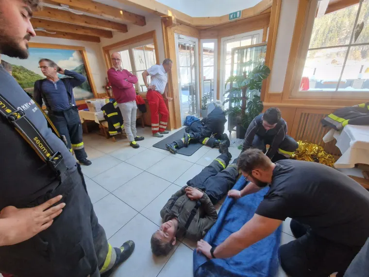 Übung mit der Wasserrettung 28