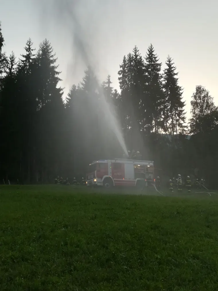 Übung: Personenrettung: Gebäudebrand 13