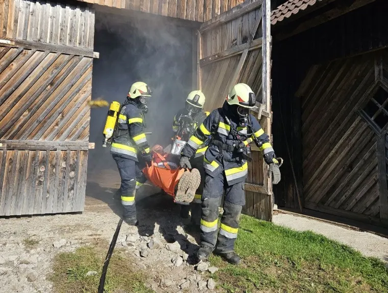 Gemeinschaftsübung: Gebäudebrand 1
