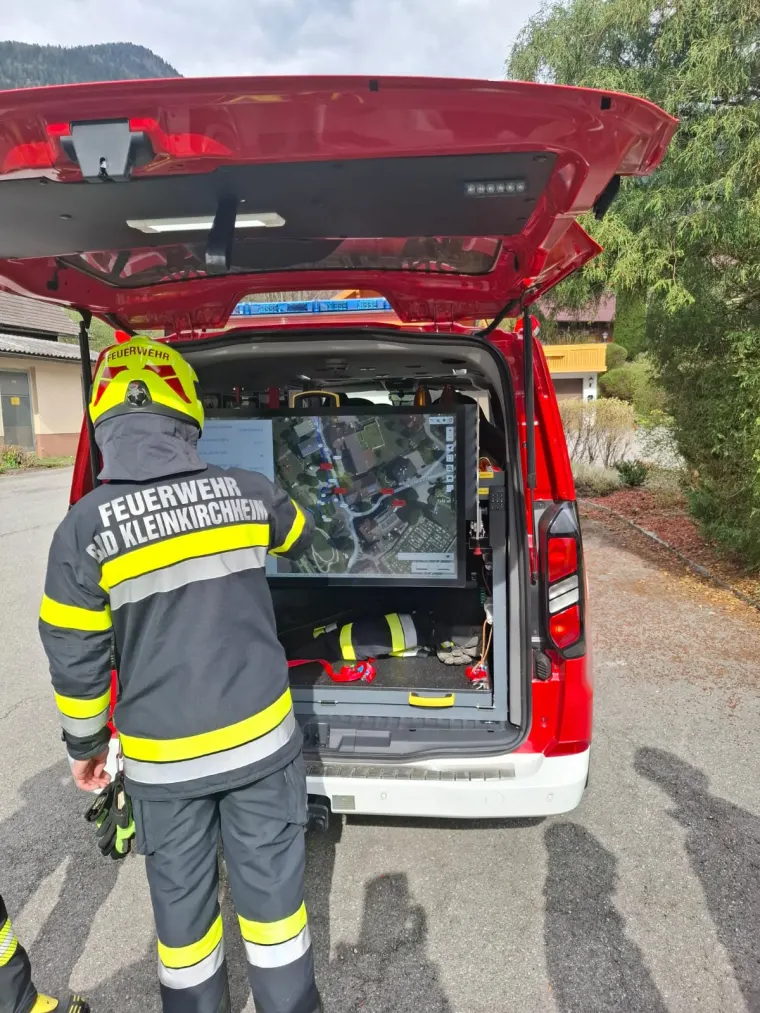 Gemeinschaftsübung: Gebäudebrand 16