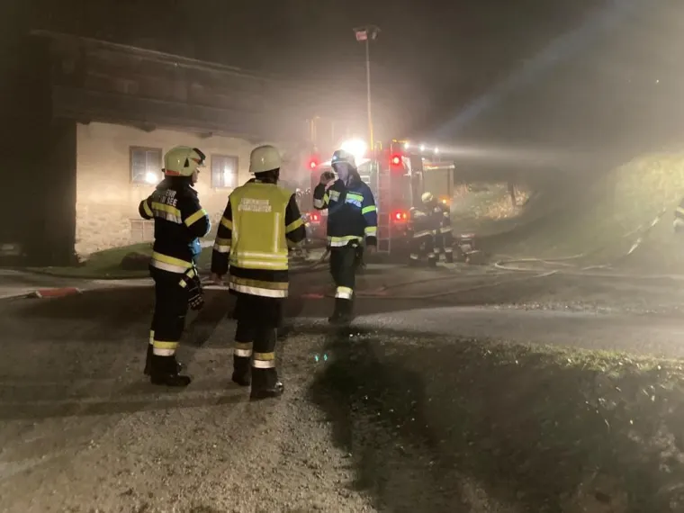 Nachtübung: Gebäudebrand 10
