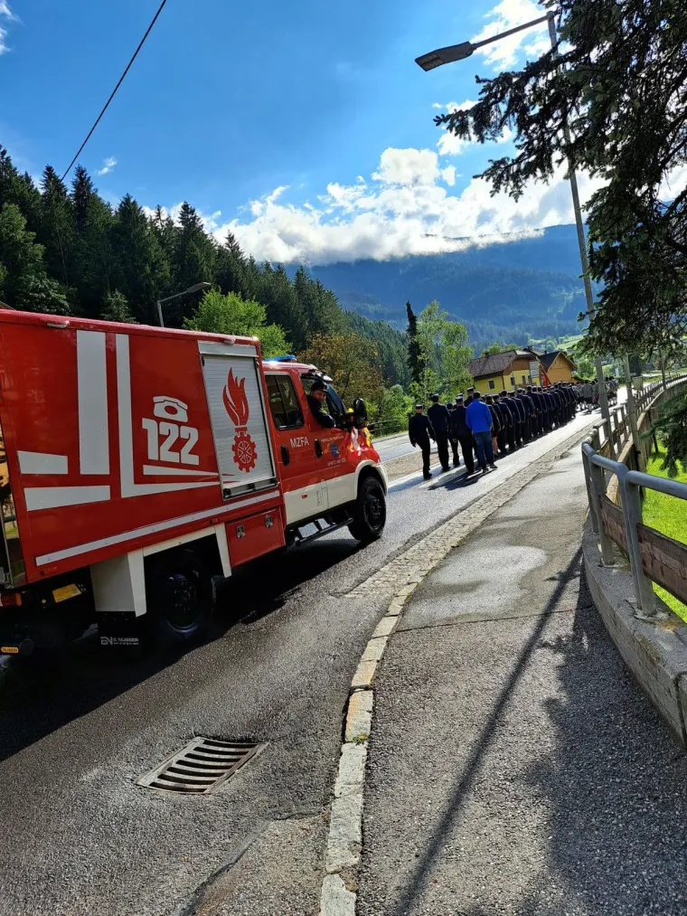 Empfang des neuen Fahrzeugs 6
