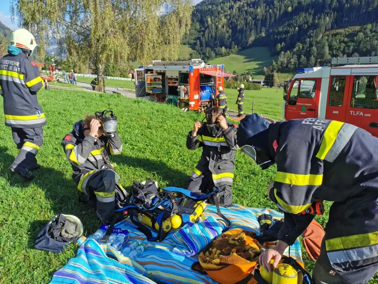 Abschnittsübung: Gebäudebrand 10