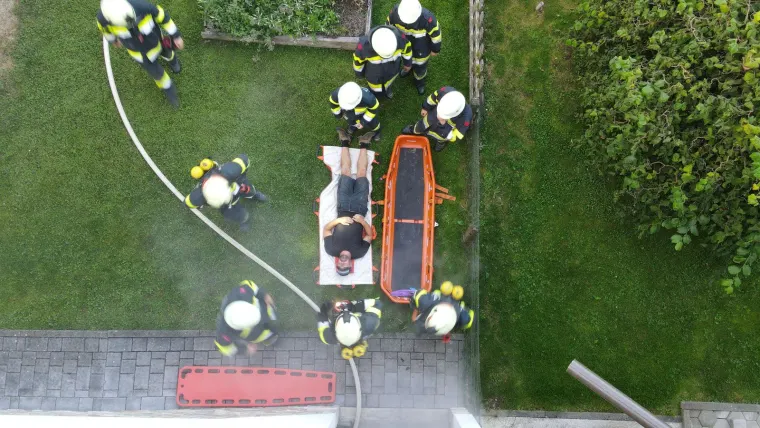 Zugsübung: Gebäudebrand 12