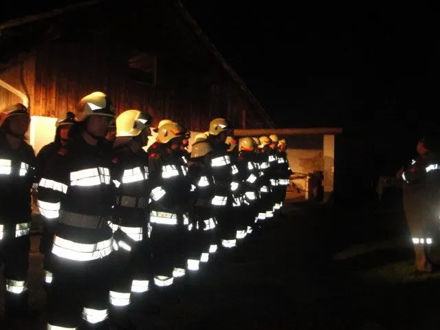 Nachtübung: Gebäudebrand 1