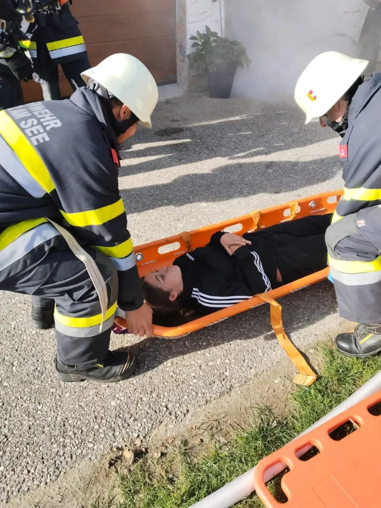 Gemeinschaftsübung: Gebäudebrand 17