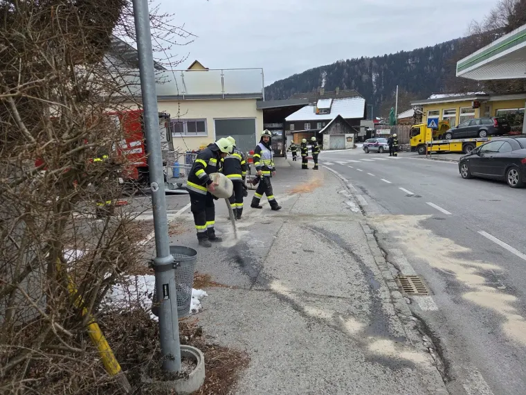 Ölaustritt/Kraftstoffaustritt 4