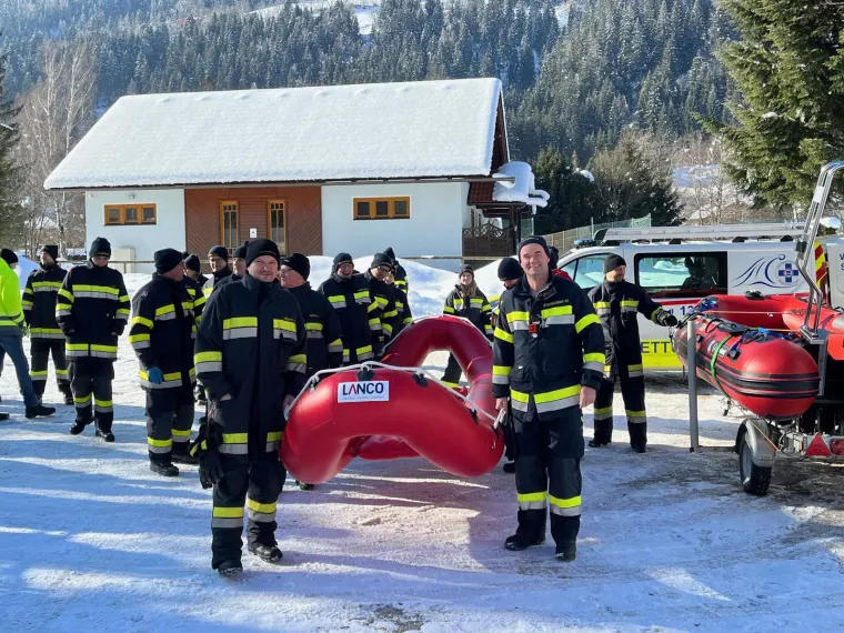 Übung mit der Wasserrettung 4