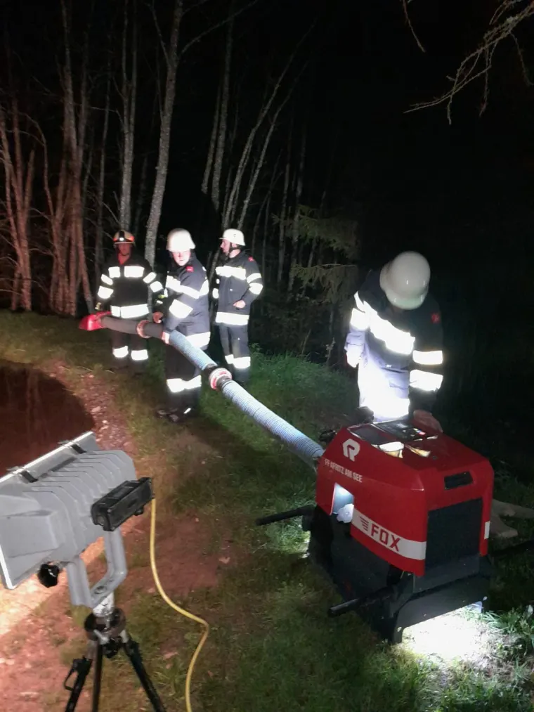 Nachtübung: Gebäudebrand 22
