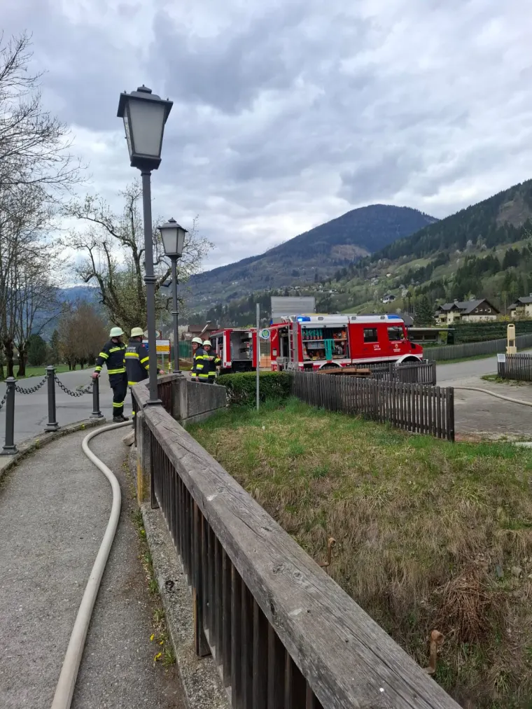 Gemeinschaftsübung: Gebäudebrand 12