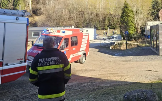 Tür/Wohnung öffnen Person in Gefahr