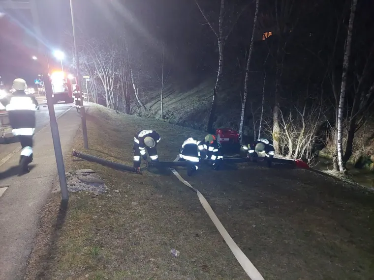 Zugsübung: Gebäudebrand 15