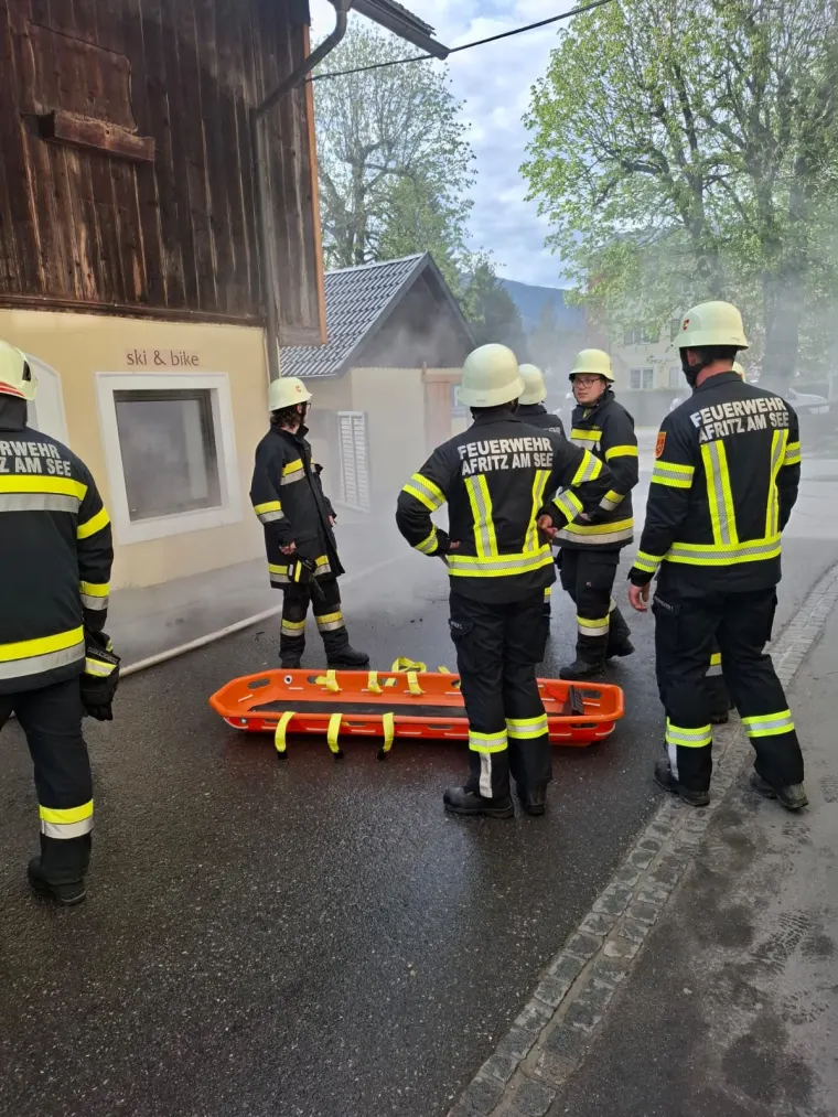 Gemeinschaftsübung: Gebäudebrand 19