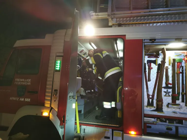Nachtübung: Gebäudebrand 12